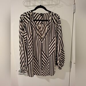 Torrid Women's Geometric Black & Beige Striped Rayon Top (Size 1/US XL)